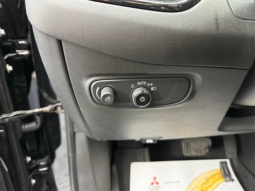 Used 2023 Chevrolet Equinox RS image 28