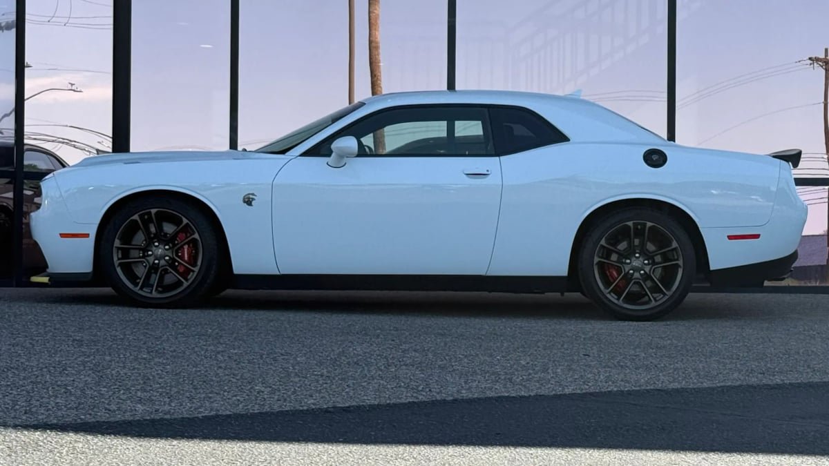 Used 2021 Dodge Challenger SRT Hellcat Redeye RWD image 5