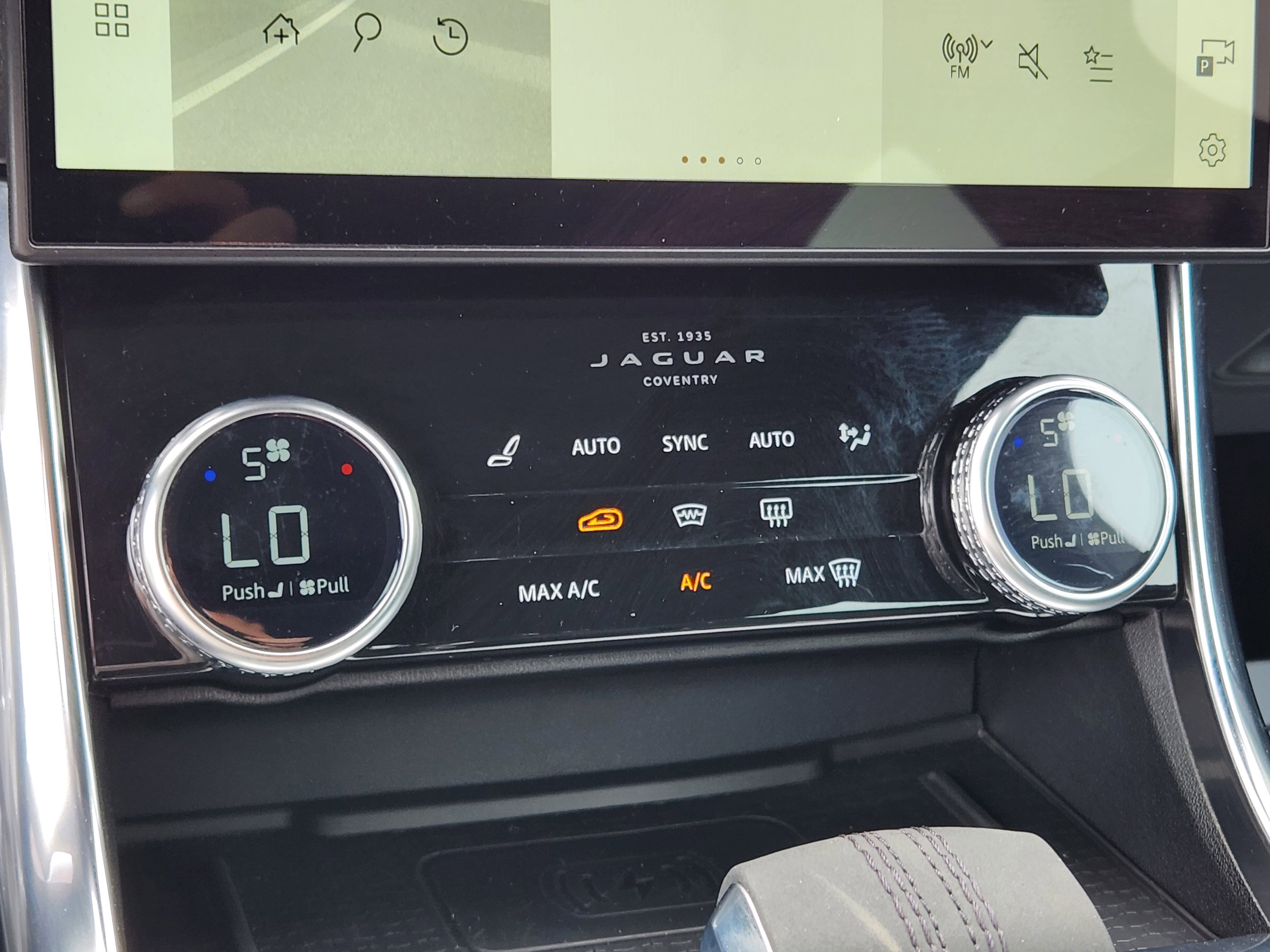 Certified 2021 Jaguar XF R-Dynamic SE image 18