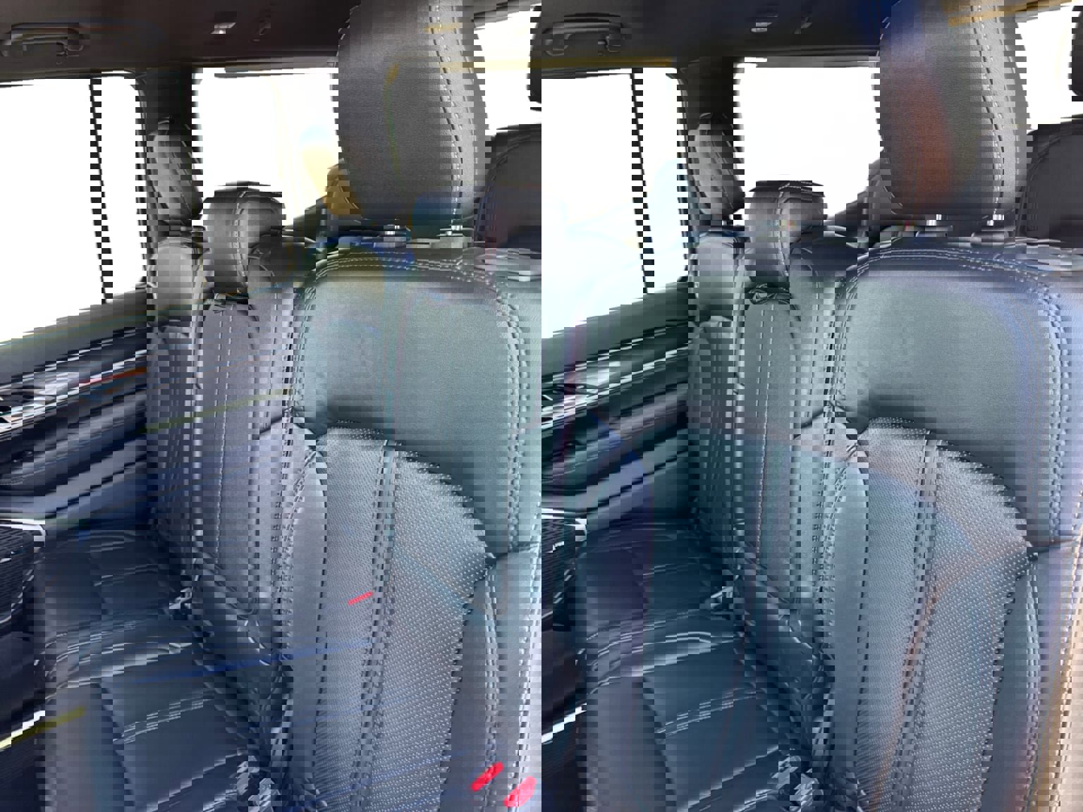 Used 2023 Jeep Wagoneer 4WD image 16