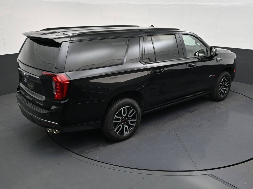 Used 2022 GMC Yukon XL AT4 AWD/4WD image 16
