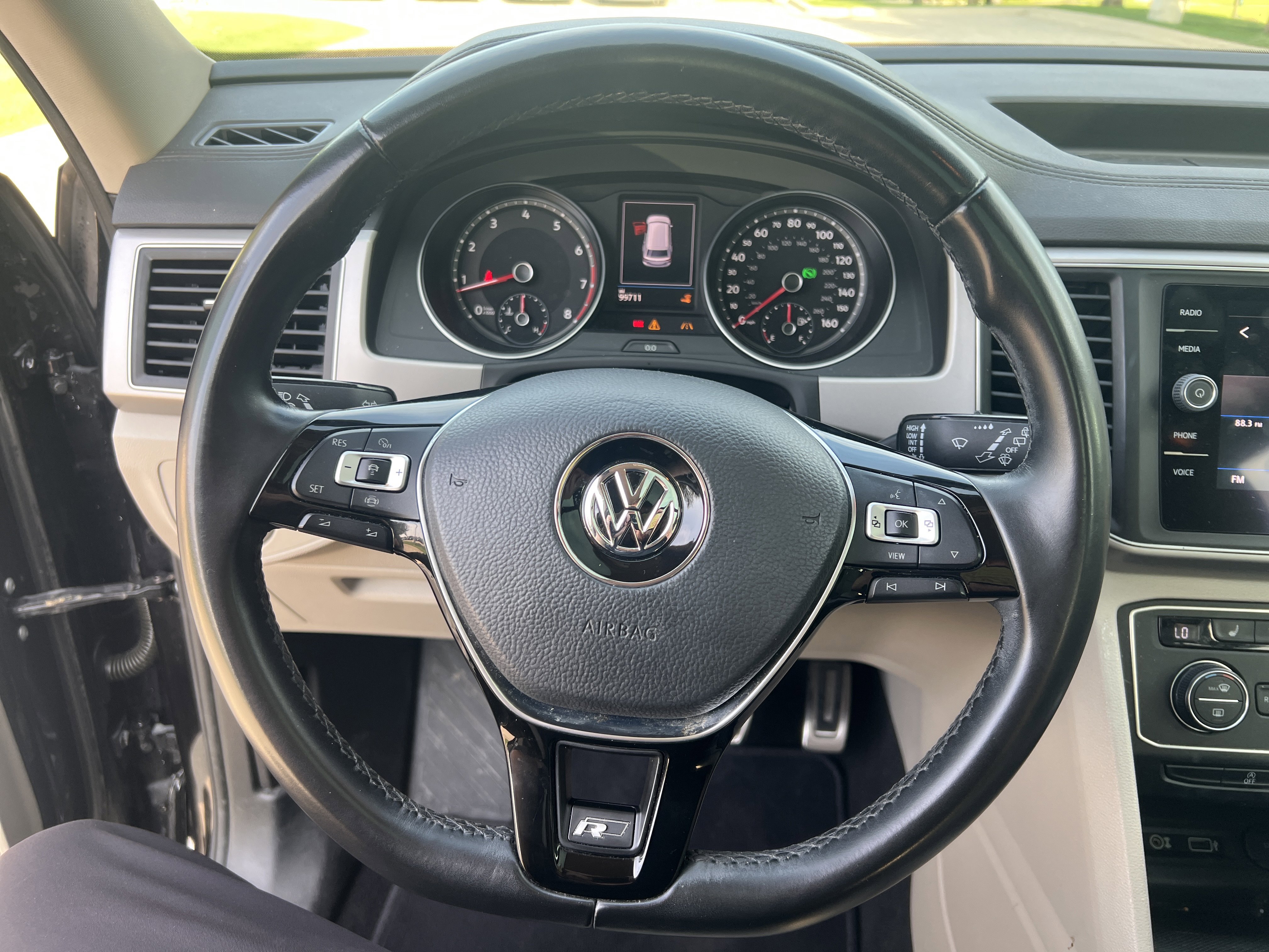 Used 2019 Volkswagen Atlas SE w/ Panoramic Sunroof Package FWD image 16