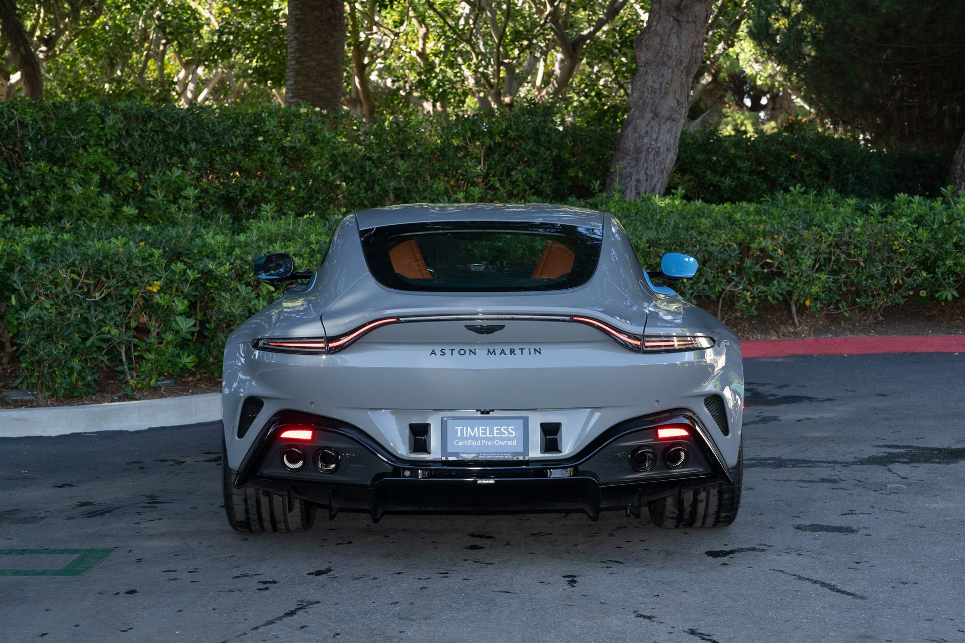 Used 2025 Aston Martin V8 Vantage Coupe image 6