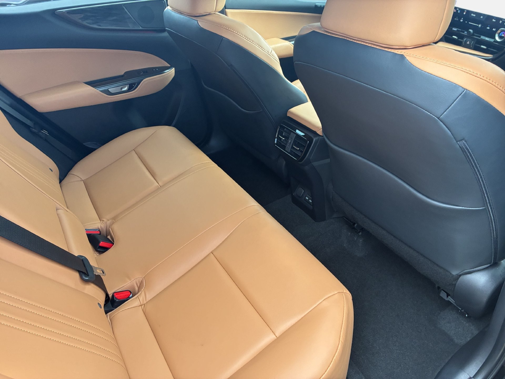 Used 2025 Lexus NX 350 AWD w/ Premium Package image 11