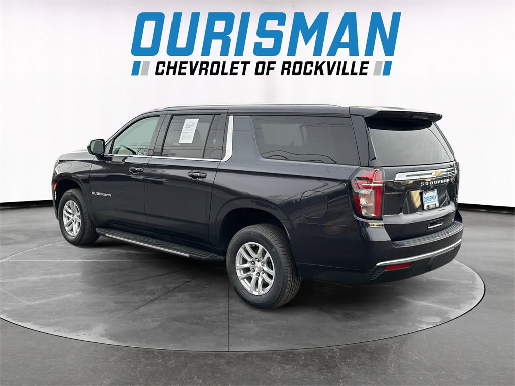 Used 2024 Chevrolet Suburban LT image 4