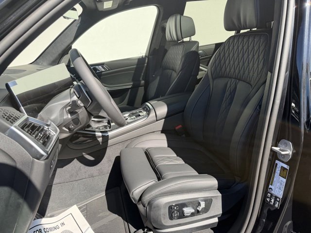 New 2026 BMW X7 M60i w/ Climate Comfort Package image 10