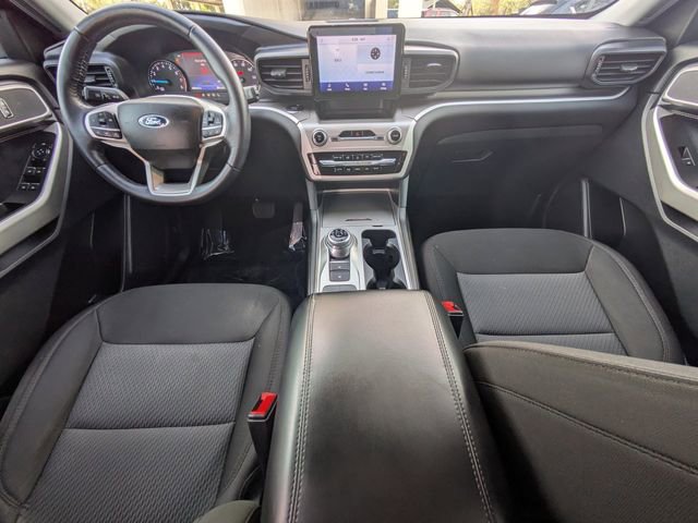 Used 2022 Ford Explorer XLT image 12