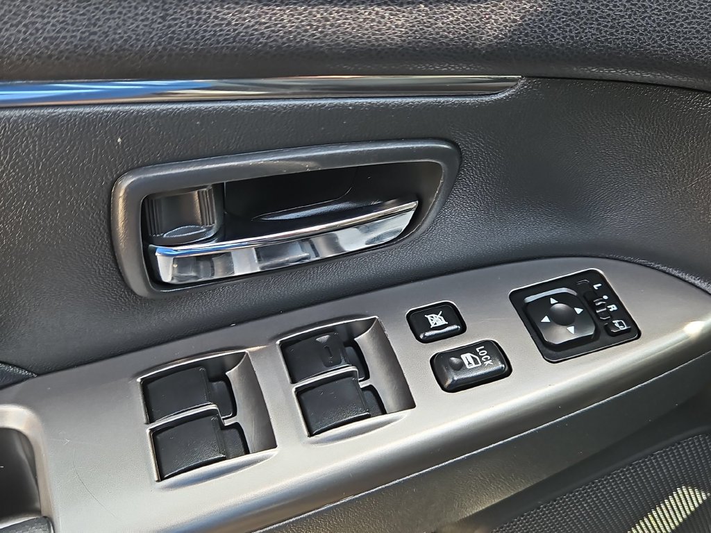 Used 2025 Mitsubishi Outlander Sport SE AWD/4WD image 13