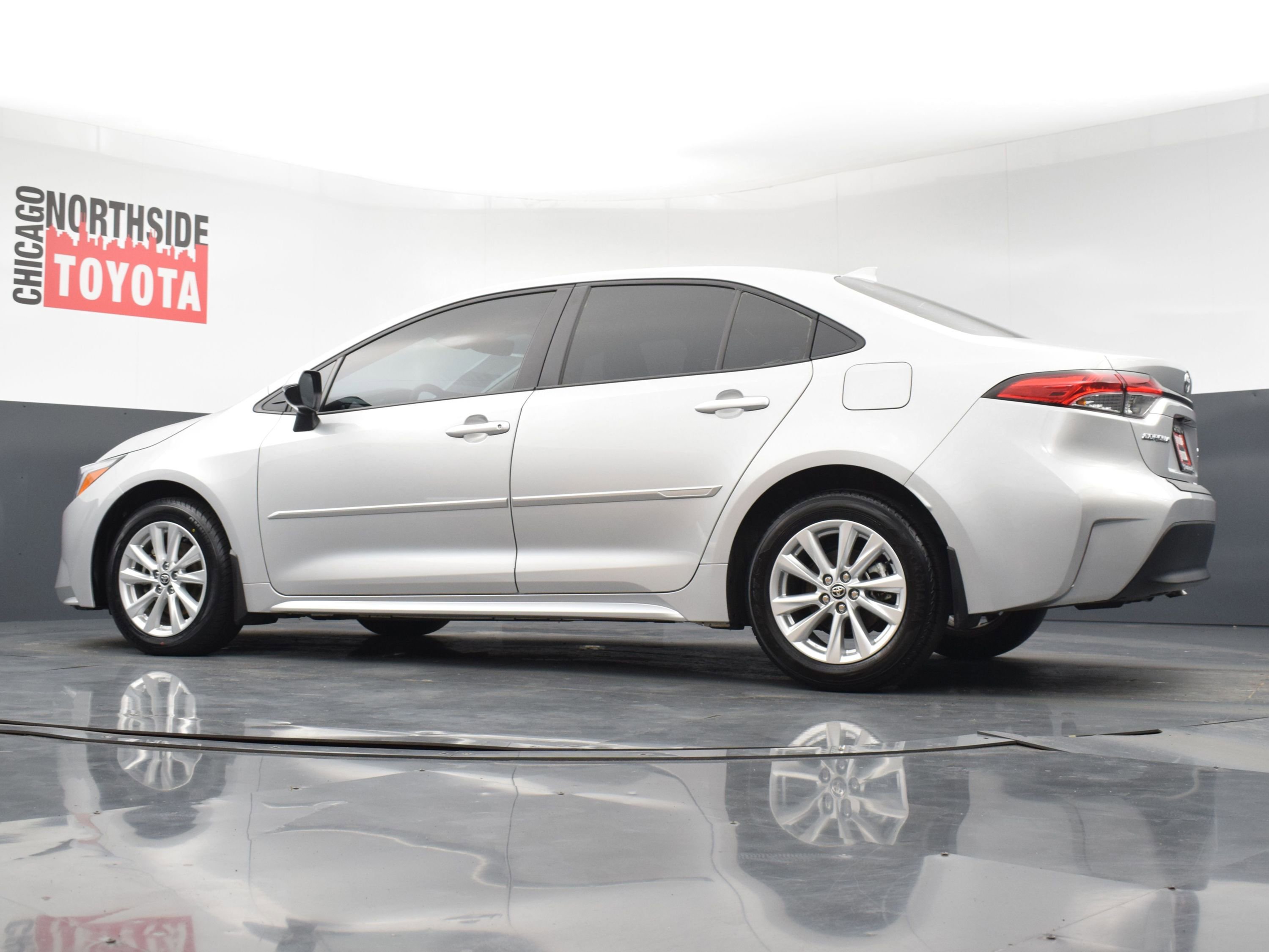 Used 2024 Toyota Corolla LE w/ LE Convenience Package image 26