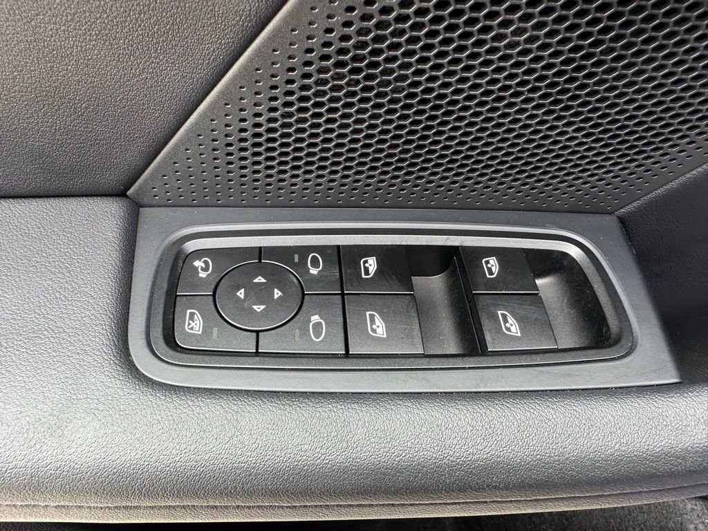 Certified 2025 Porsche Taycan Turbo AWD/4WD image 18