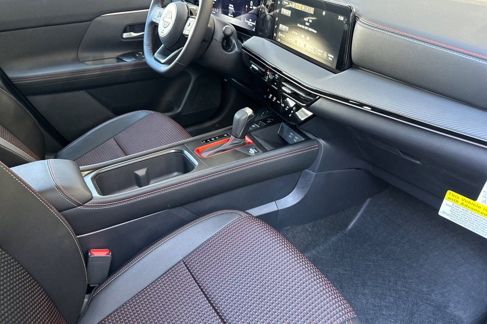 New 2025 Nissan Kicks SR image 13