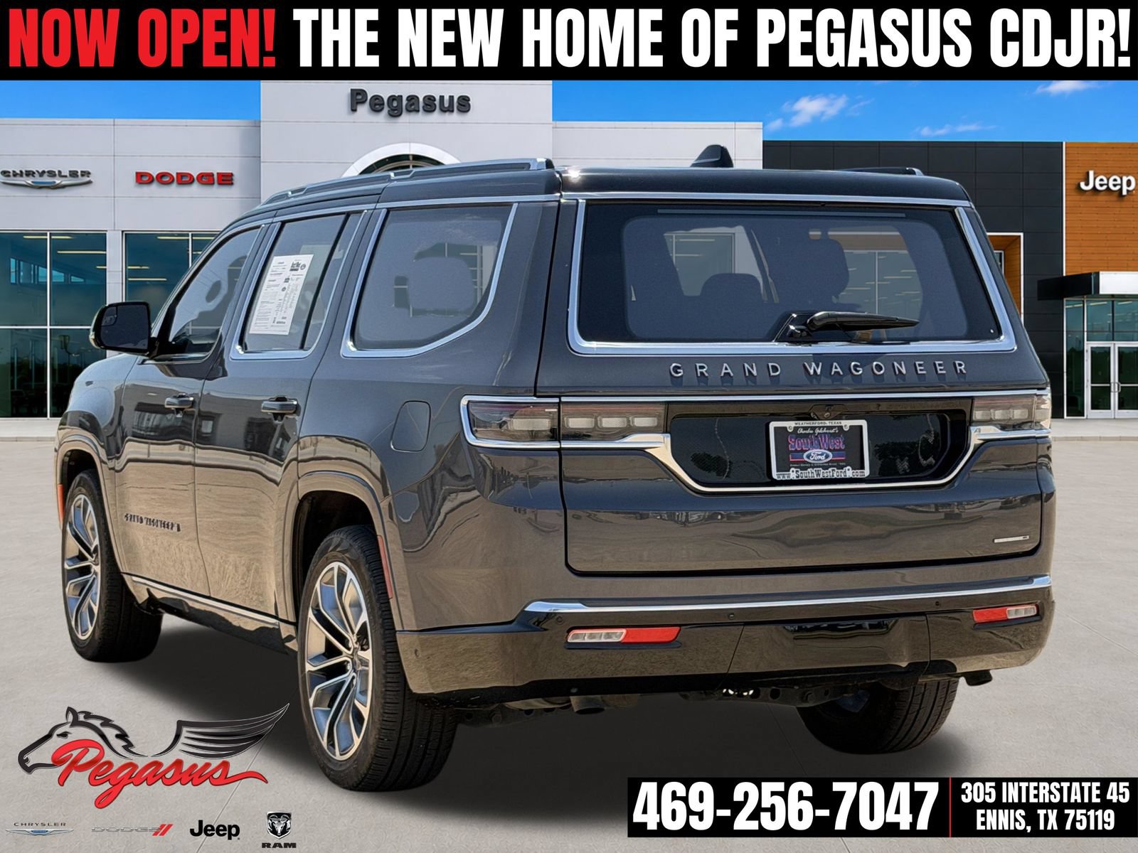 Used 2024 Jeep Grand Wagoneer Series III w/ Rear Seat Video Group 1 AWD/4WD image 6