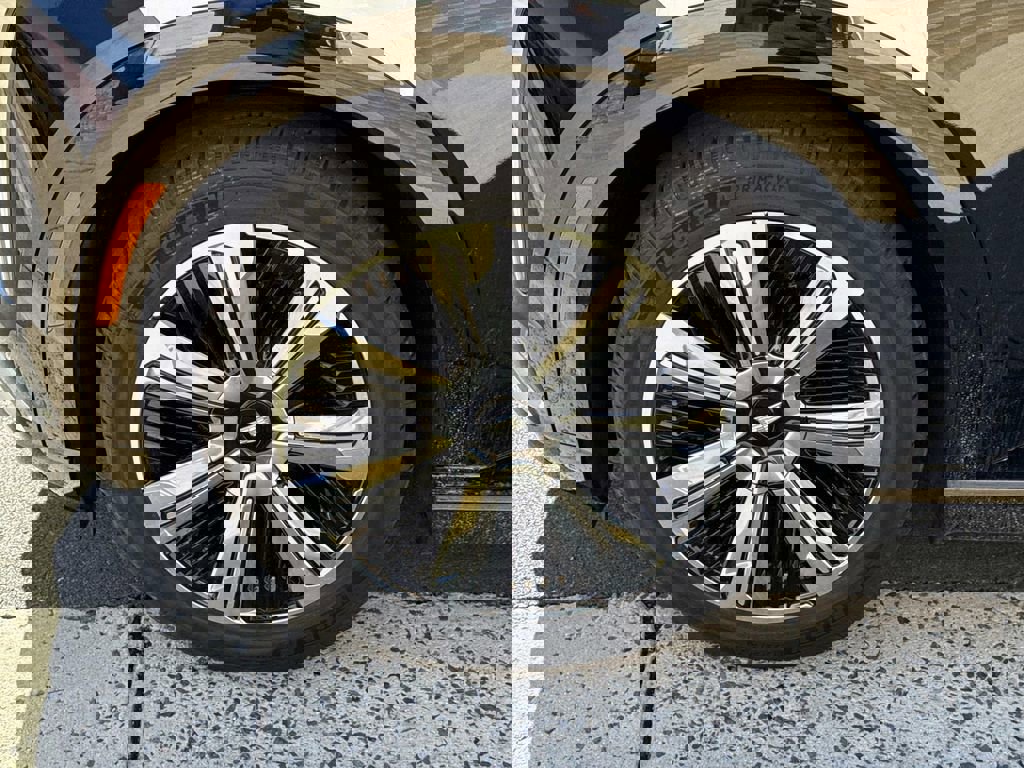 New 2026 Cadillac Escalade IQL Luxury image 7