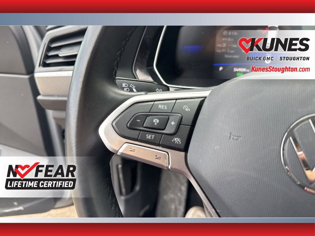 Used 2024 Volkswagen Jetta SE image 24