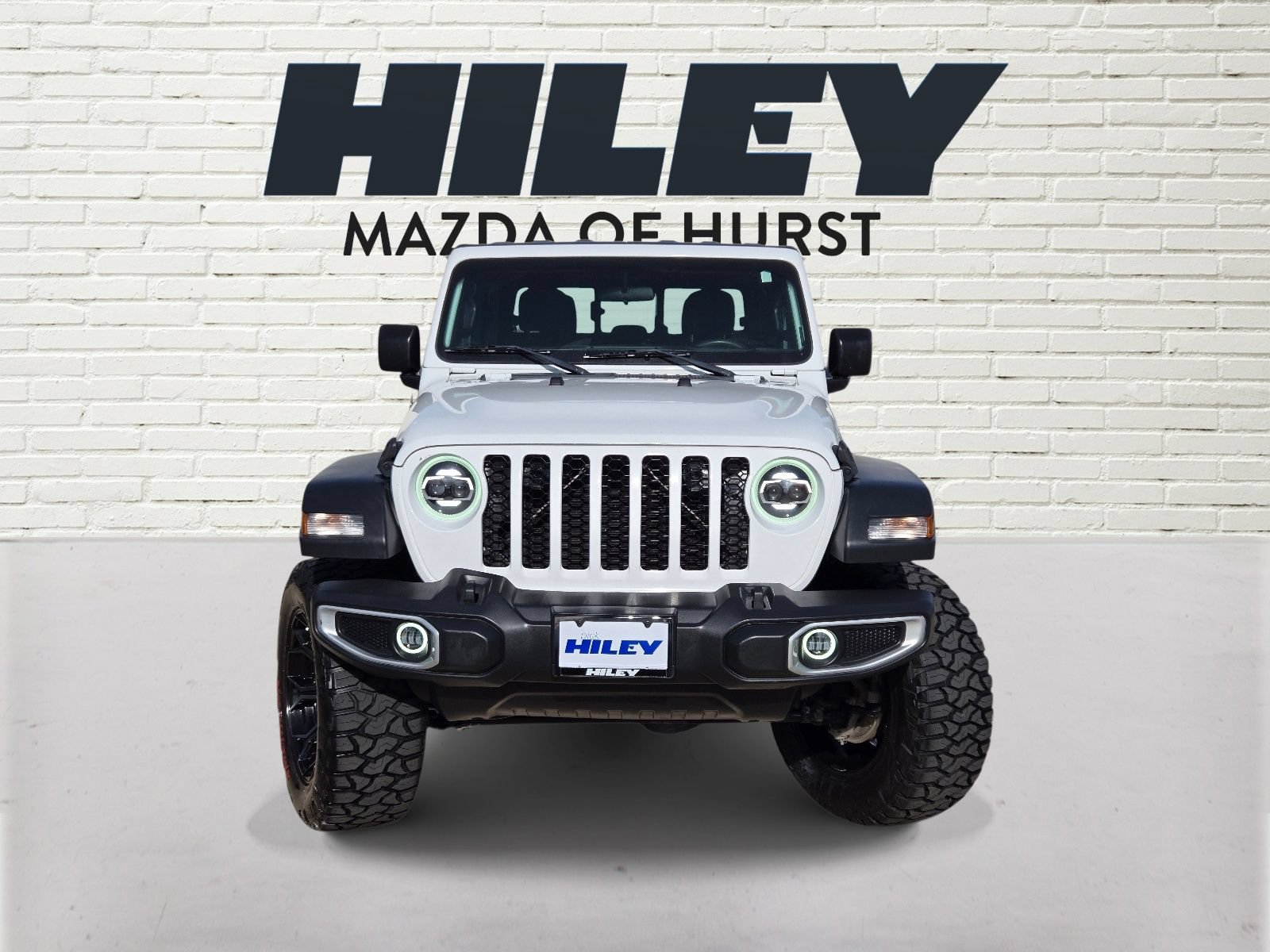 Used 2023 Jeep Gladiator Sport w/ Trailer Tow Package AWD/4WD image 2