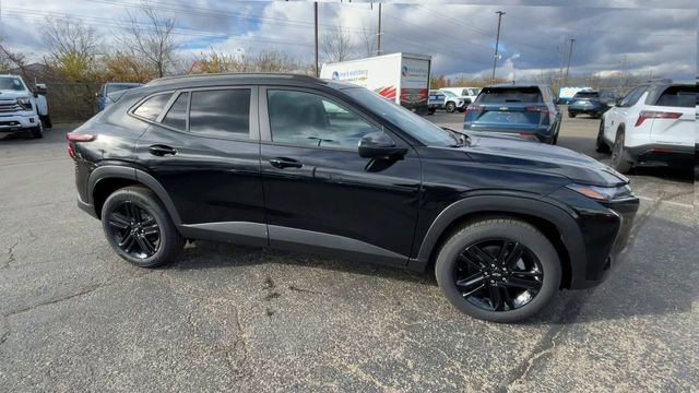 Used 2026 Chevrolet Trax ACTIV w/ Sunroof Package image 3