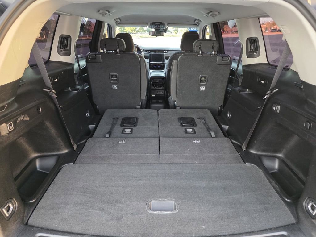 Used 2023 Jeep Grand Cherokee L Laredo w/ Luxury Tech Group I image 11