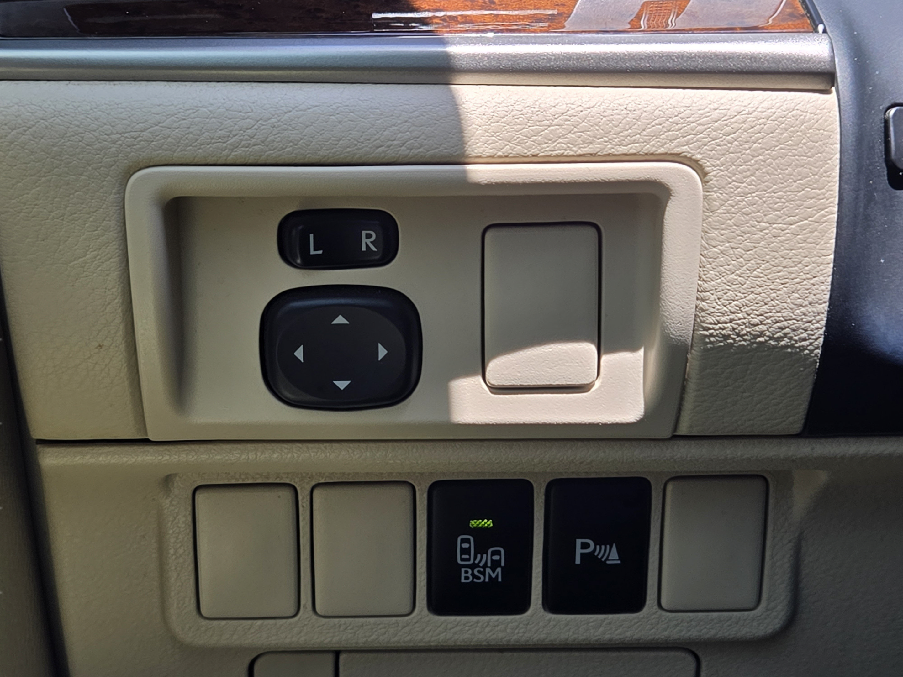 Used 2015 Lexus ES 350 w/ Luxury Package FWD image 19