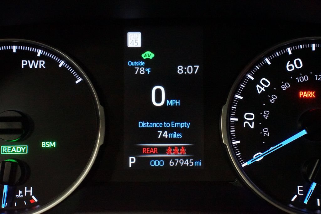 Used 2022 Toyota RAV4 XLE Premium AWD/4WD image 16