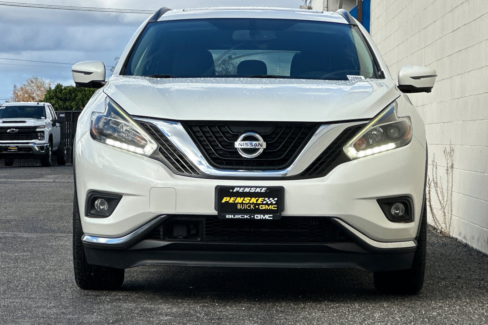 Used 2018 Nissan Murano SV w/ Premium Package FWD image 9
