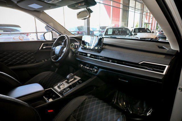 Used 2023 Mitsubishi Outlander SEL 40th Anniversary image 30