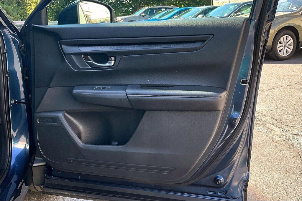 Used 2025 Honda CR-V EX image 14