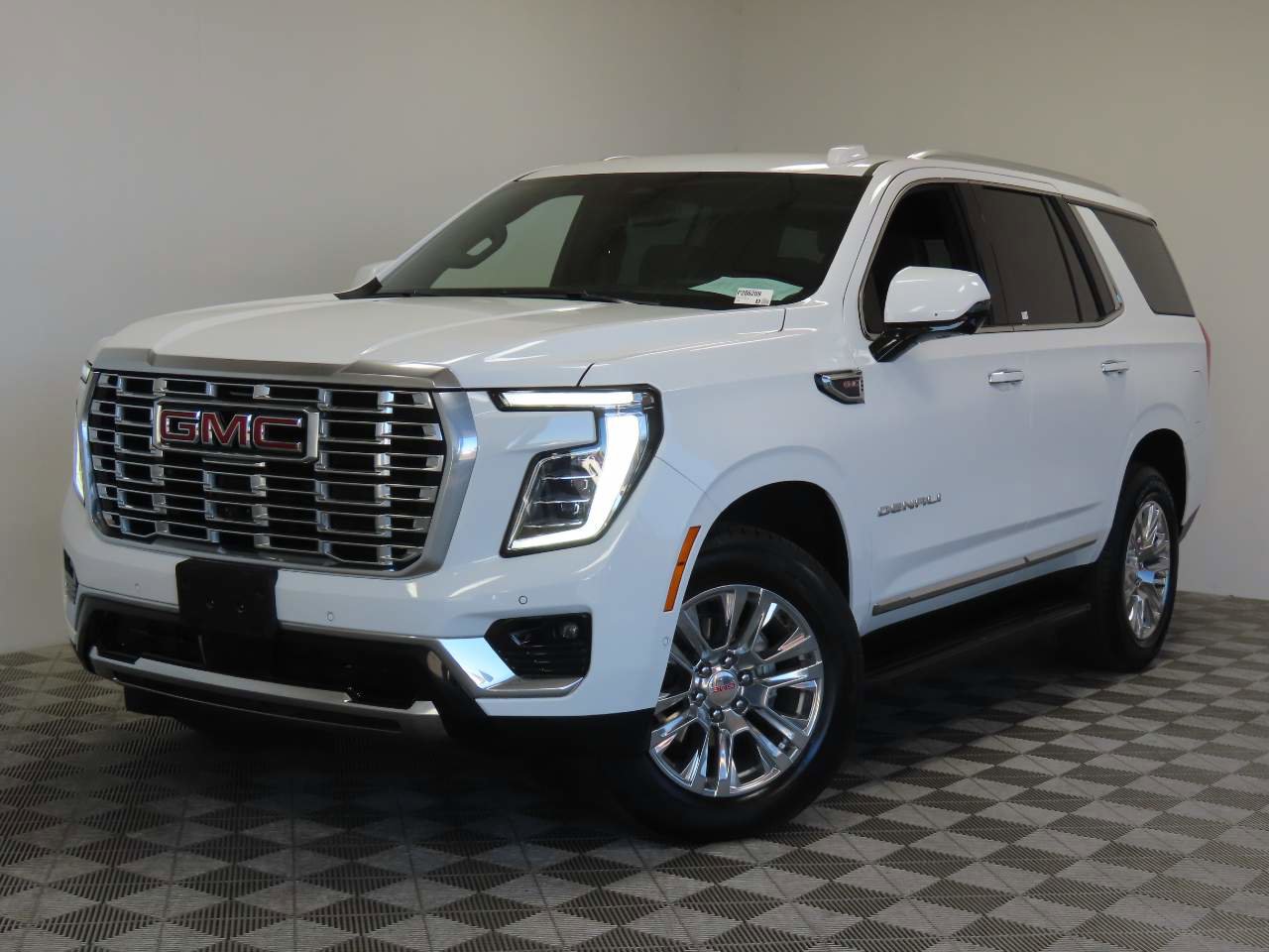 Used 2025 GMC Yukon Denali image 1