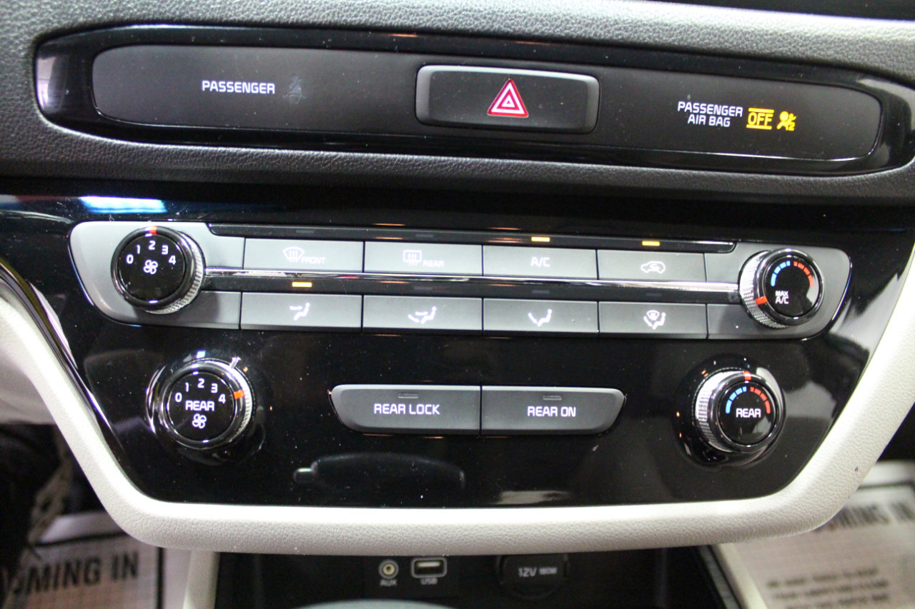 Used 2019 Kia Sedona LX image 15