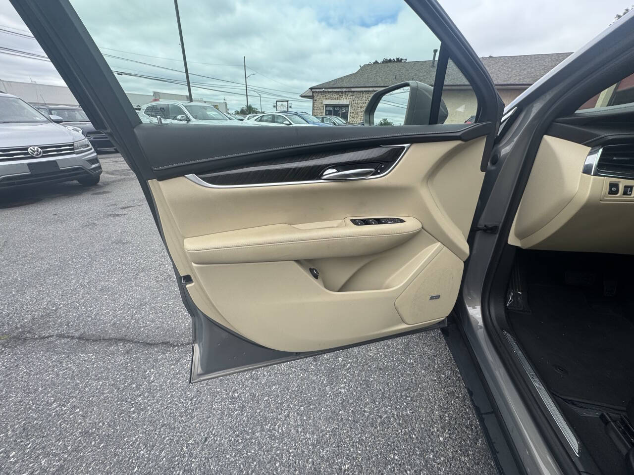 Used 2018 Cadillac XT5 FWD image 20