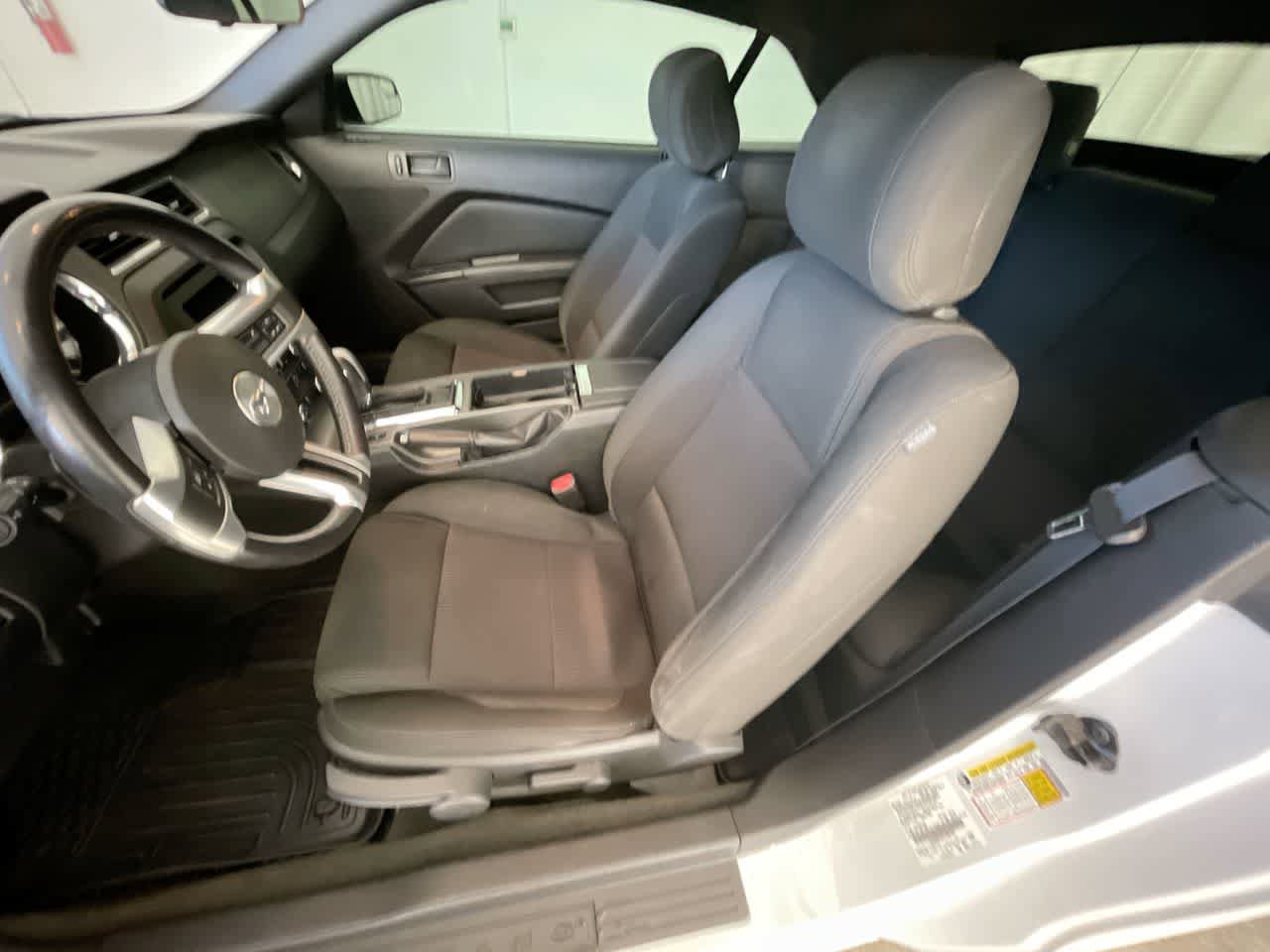 Used 2014 Ford Mustang Convertible RWD image 11