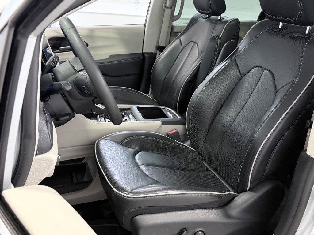 Used 2024 Chrysler Pacifica Limited image 20