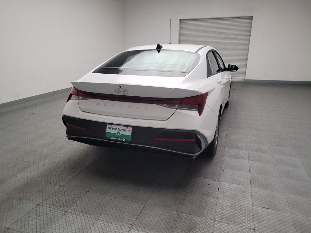 Used 2024 Hyundai Elantra SE FWD image 7