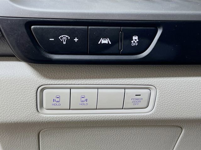 Certified 2024 Kia Carnival LX image 10