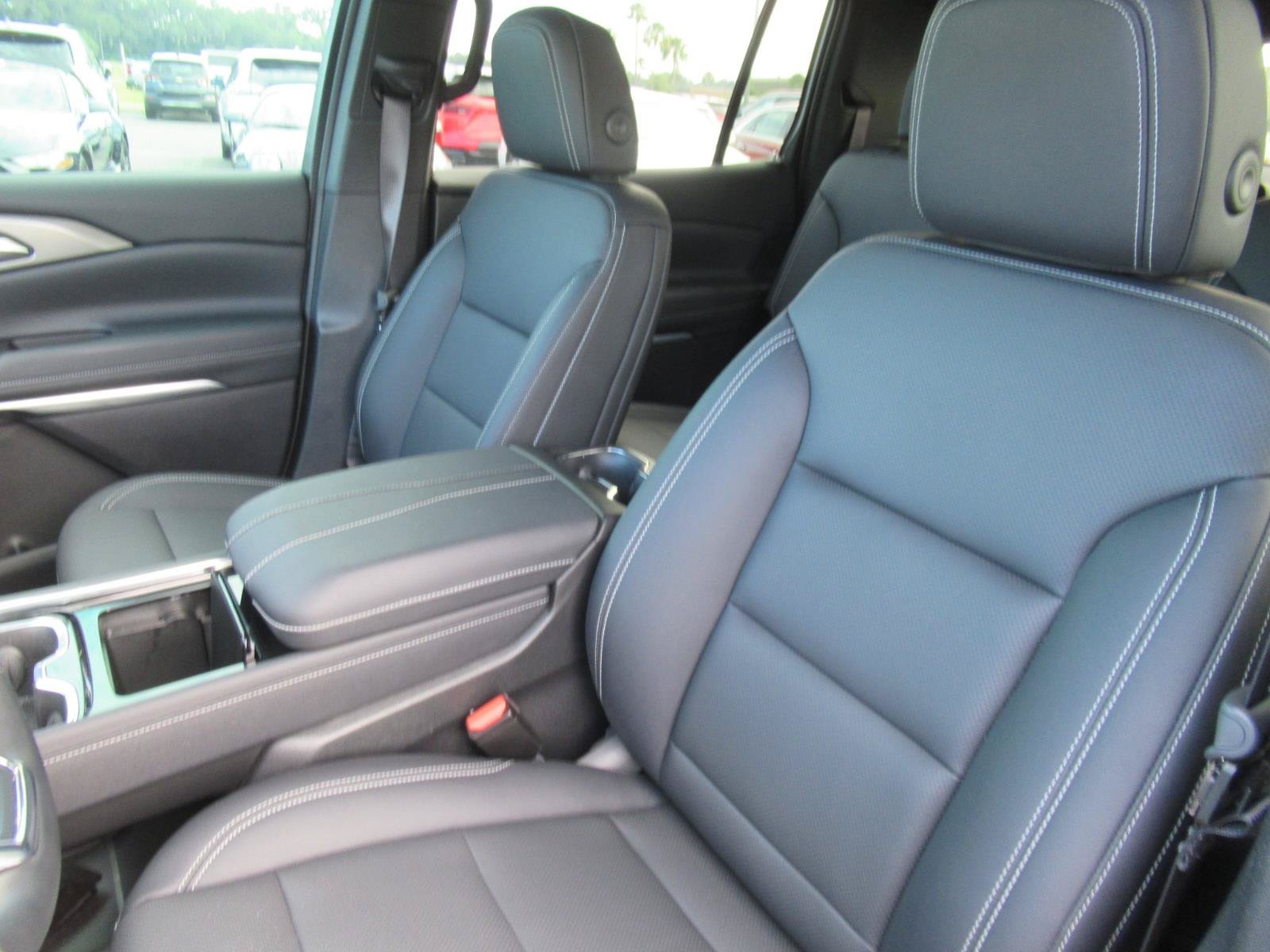 Used 2024 Chevrolet Traverse LT w/ Enhanced Driving Package FWD image 20