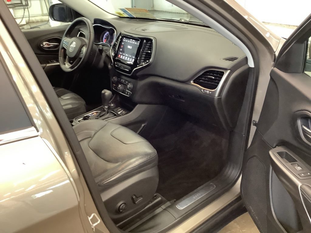 Used 2019 Jeep Cherokee Limited AWD/4WD image 13