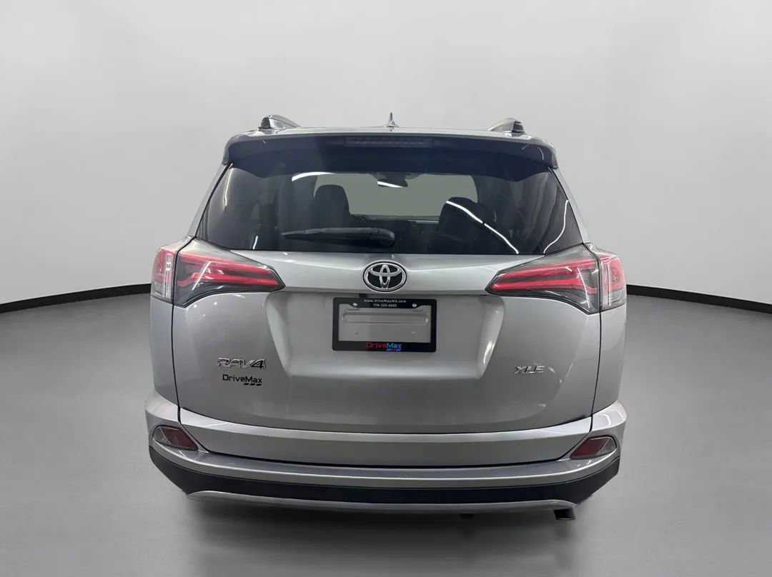 Used 2018 Toyota RAV4 XLE w/ Plus Extra Value Package AWD/4WD image 8