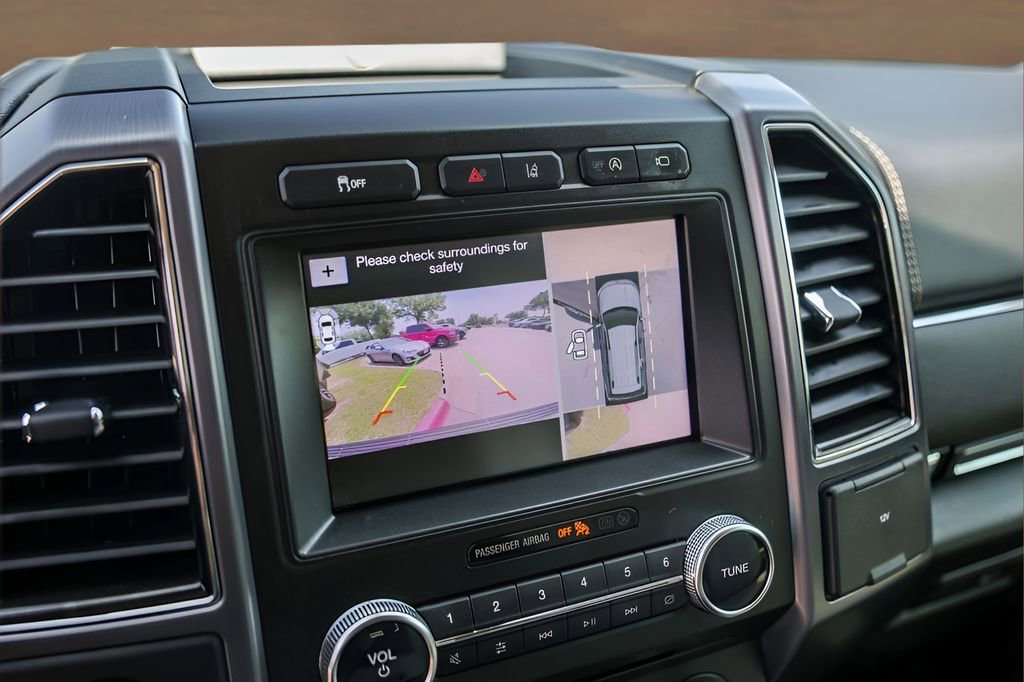 Used 2018 Ford Expedition Platinum RWD image 17