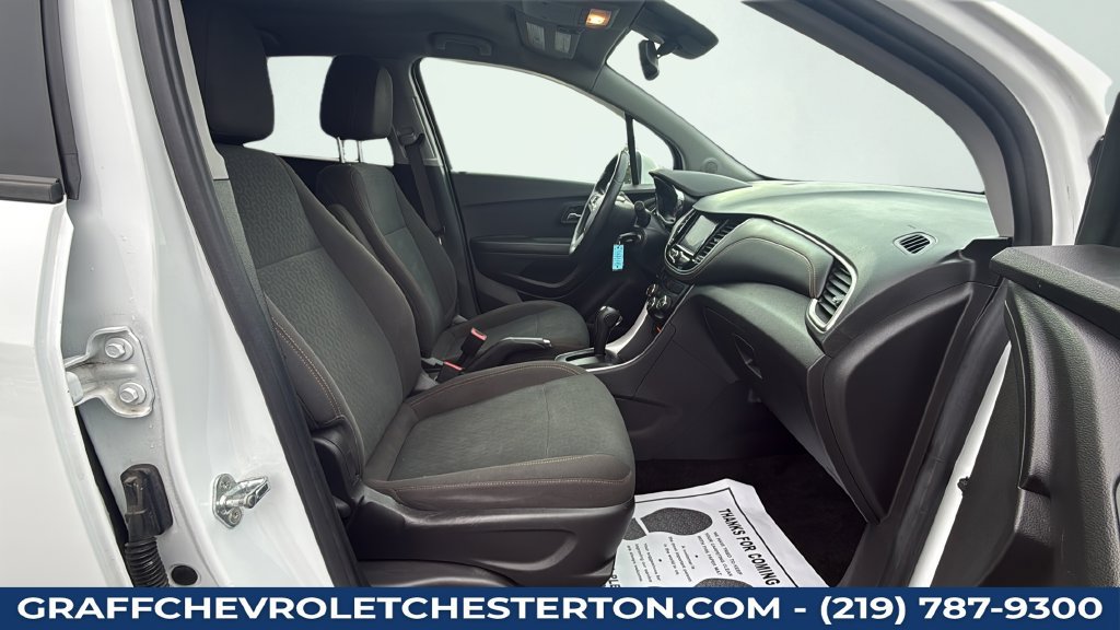 Used 2021 Chevrolet Trax LS w/ Tint and Cruise Package AWD/4WD image 43