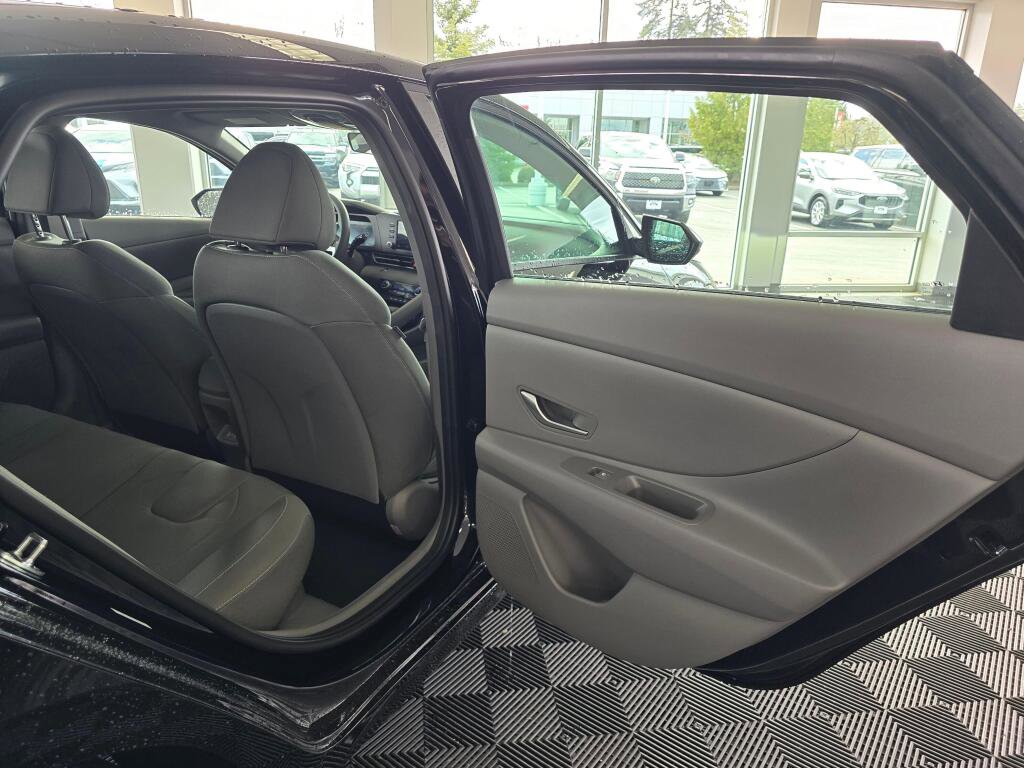 New 2026 Hyundai Elantra Blue image 39