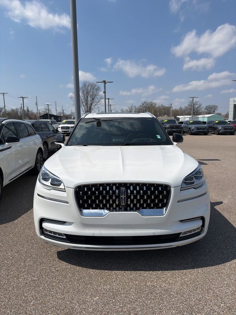 Used 2023 Lincoln Aviator Grand Touring w/ Equipment Group 301A image 2