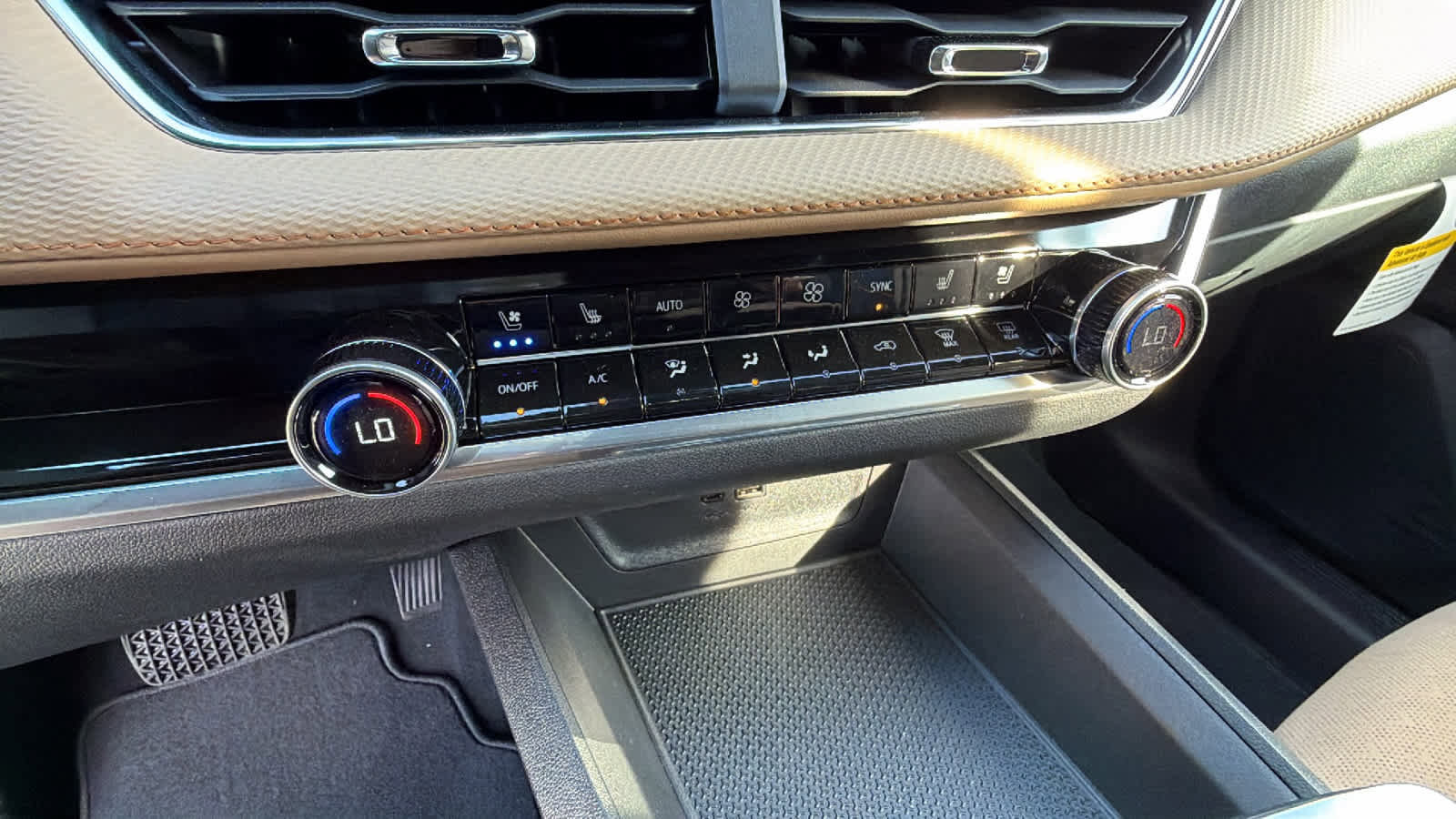 New 2026 Chevrolet Equinox ACTIV w/ Convenience Package III image 14