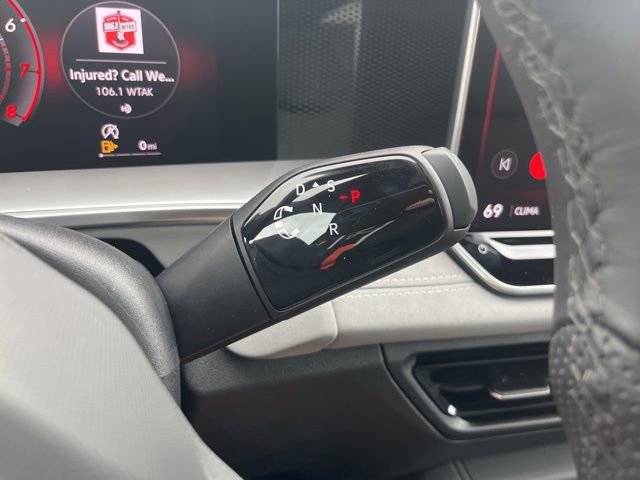 New 2026 Volkswagen Tiguan SE R-Line FWD image 12