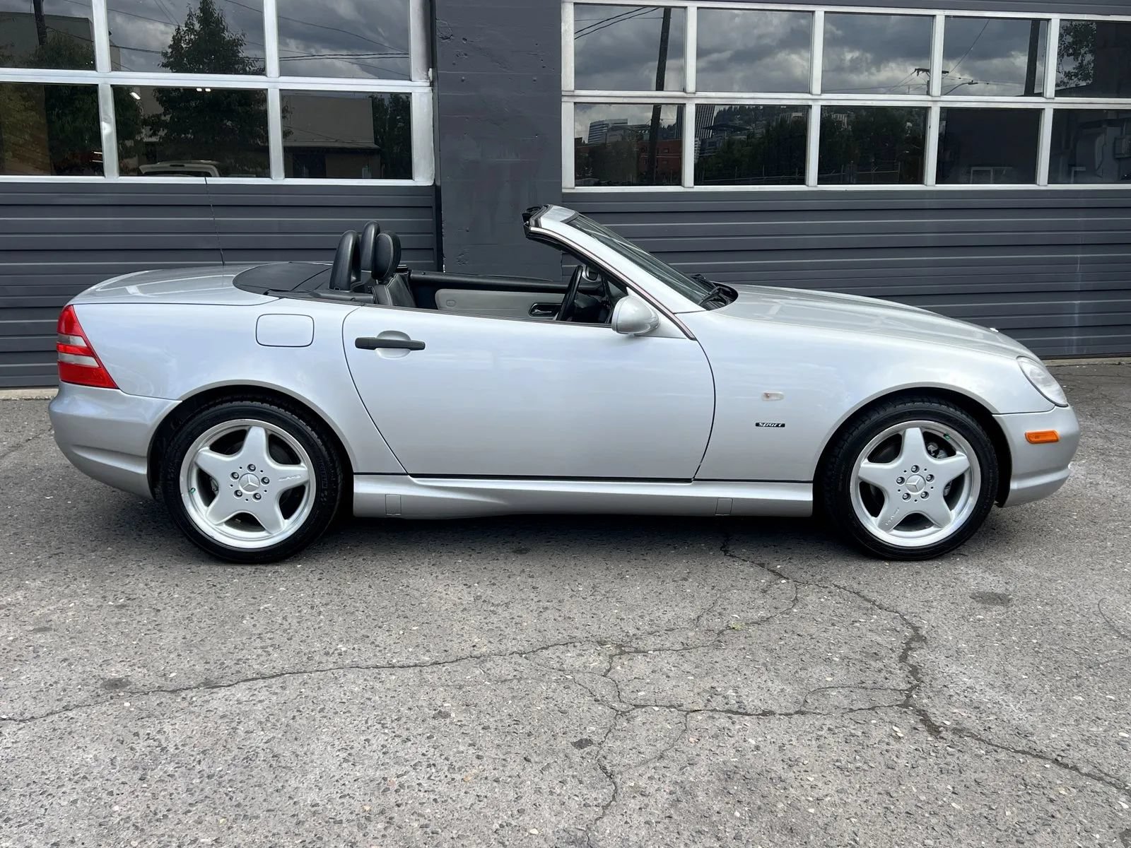 Used 1999 Mercedes-Benz SLK 230 image 7
