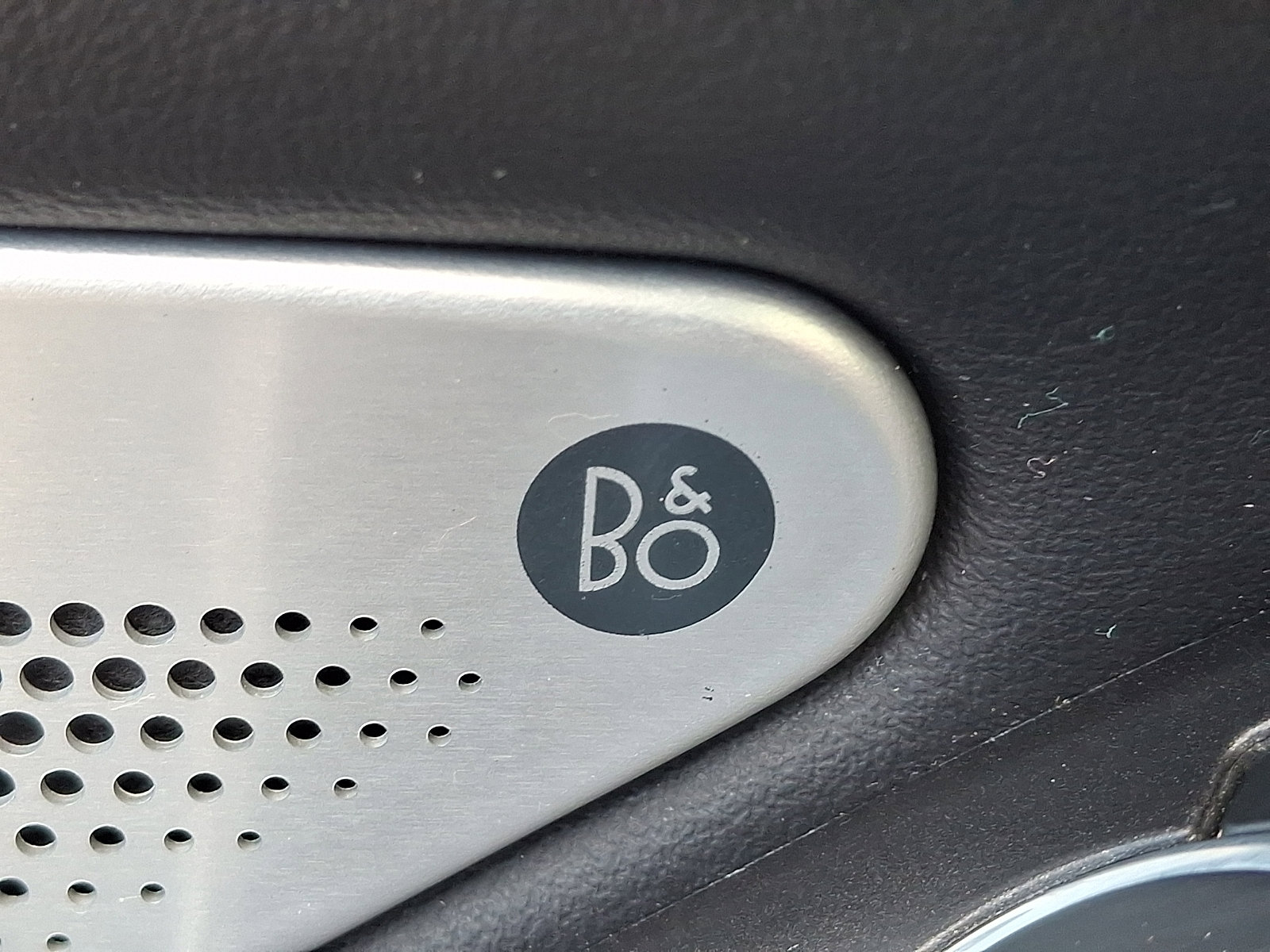 Certified 2022 Ford Explorer Limited w/ Limited Technology Package image 28