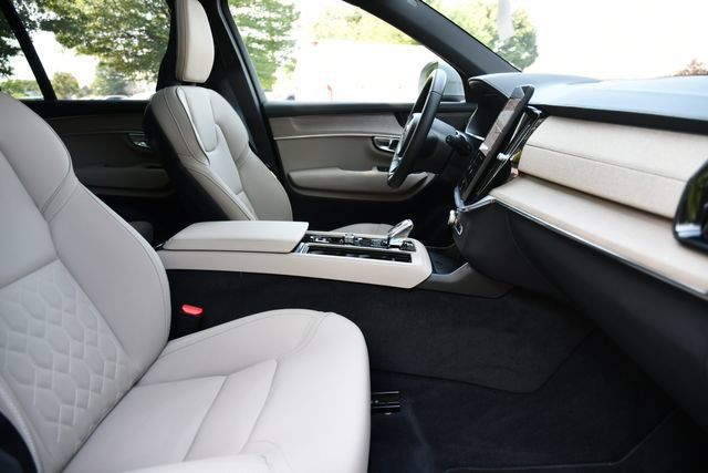 Certified 2026 Volvo XC90 B6 Plus AWD/4WD image 32