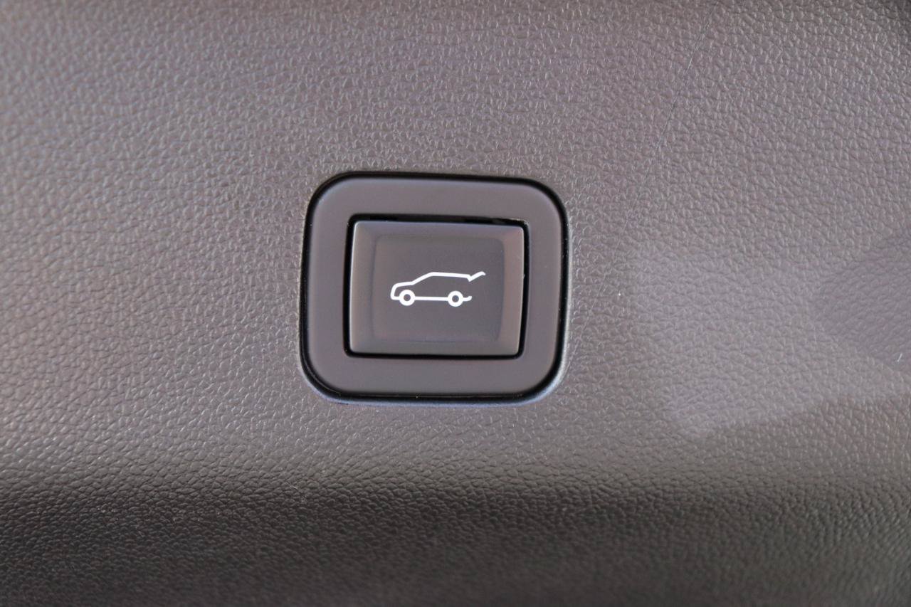 Used 2023 Chevrolet Suburban LT AWD/4WD image 57