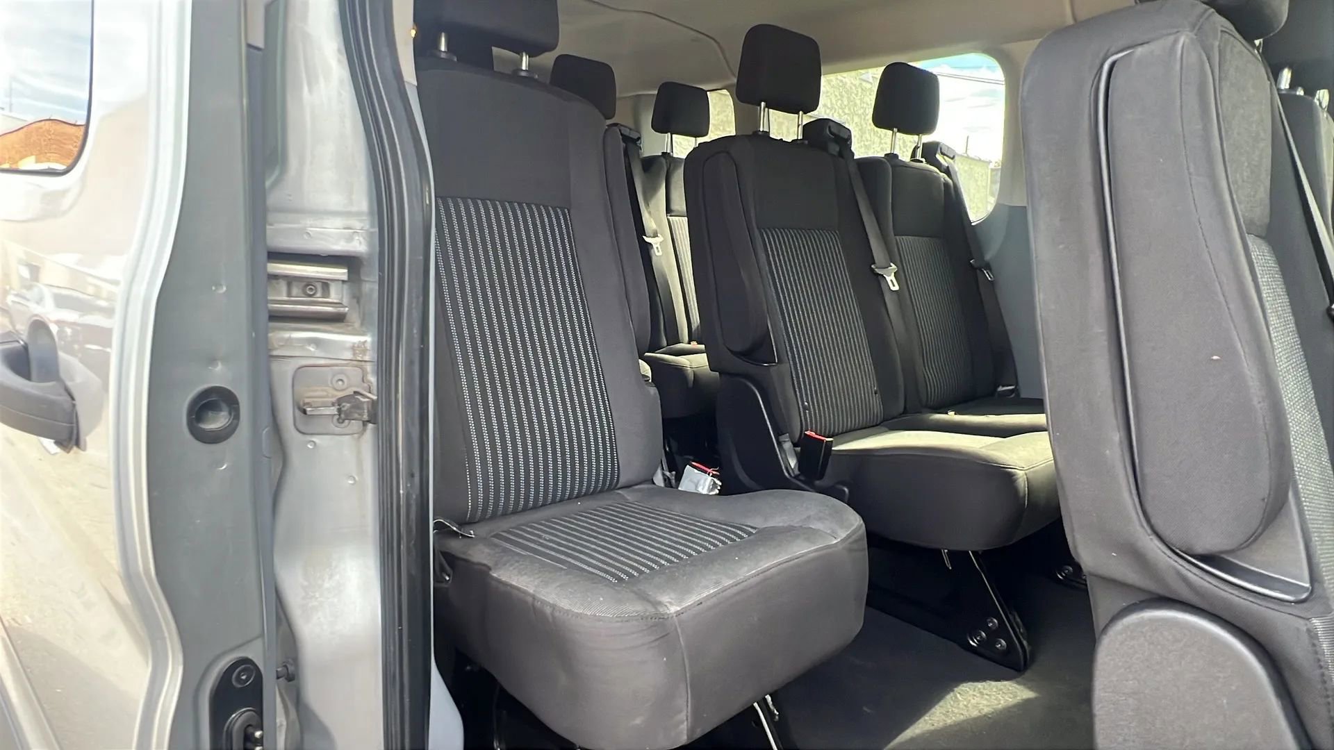 Used 2018 Ford Transit 350 XLT image 32