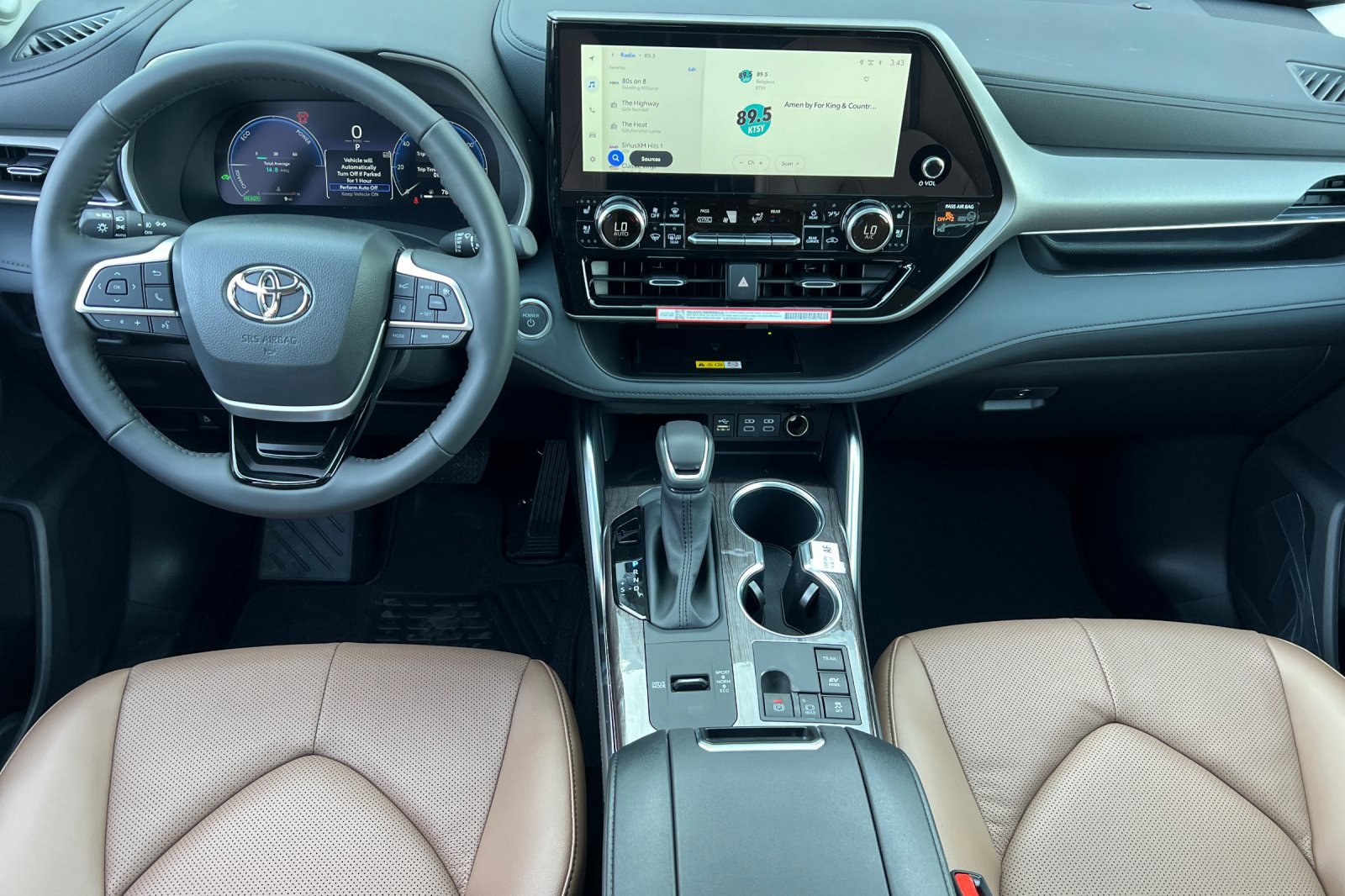 New 2025 Toyota Highlander XLE image 10