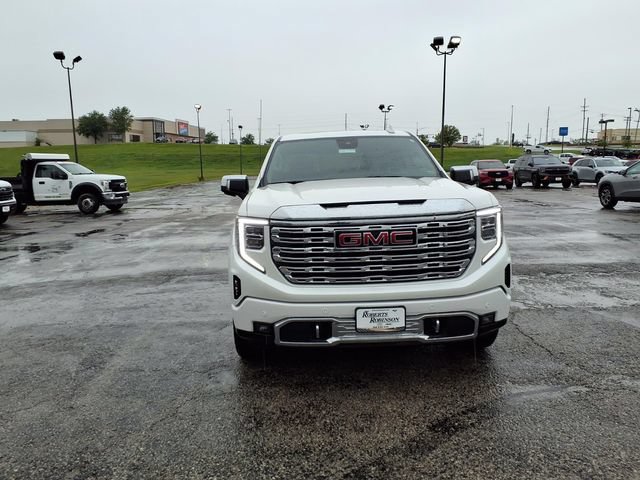 Used 2024 GMC Sierra 1500 Denali w/ Technology Package AWD/4WD image 3