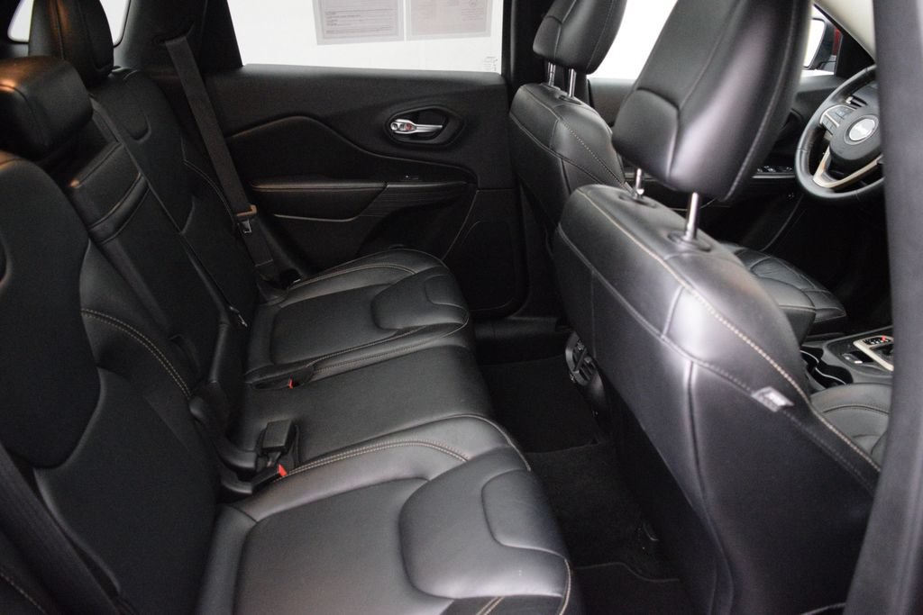Used 2015 Jeep Cherokee Limited w/ Trailer Tow Group AWD/4WD image 14